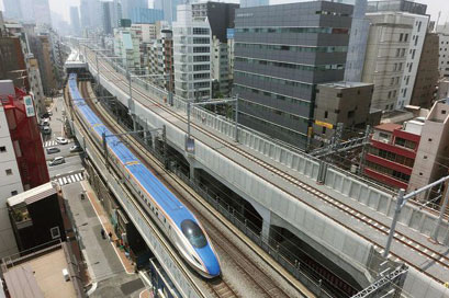 日本JR新干线高架道路混凝土保护工程