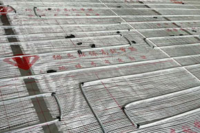 碳钎维发热电缆木板下